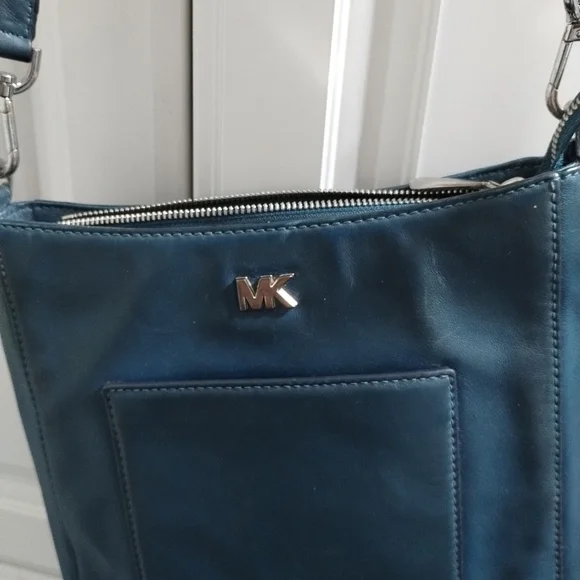 Michael Kors Dark Blue Shoulder Bag - Picture 8 of 9